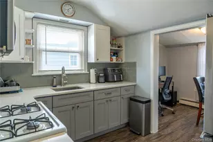 202 Emerson Pl, Valley Stream, NY 11580 - Photo 21