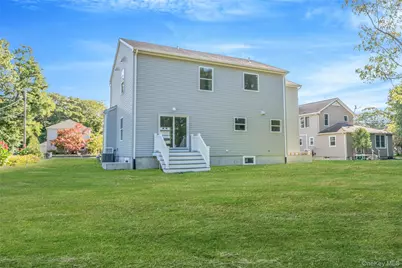 817 Pondview Road, Riverhead, NY 11901 - Photo 5