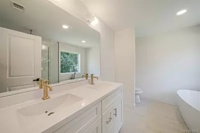 817 Pondview Road, Riverhead, NY 11901 - Photo 31