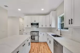 817 Pond View Rd, Riverhead, NY 11901 - Photo 21