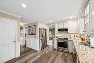 80 Fairview Avenue, Islip Terrace, NY 11752 - Photo 29