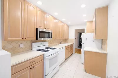 209-25 18th Ave #4C, Bayside, NY 11360 - Photo 3