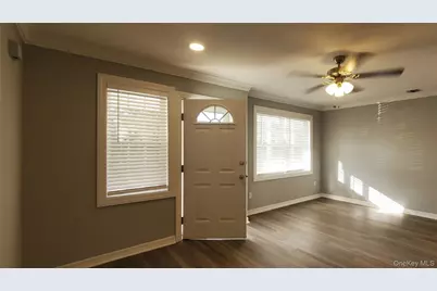 81 Secatogue Avenue #37, Farmingdale, NY 11735 - Photo 7