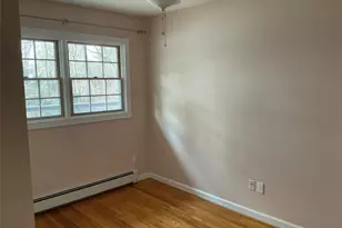 34 Scholl Dr, Farmingdale, NY 11735 - Photo 7