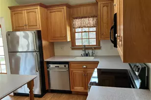 34 Scholl Dr, Farmingdale, NY 11735 - Photo 5