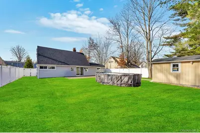 111 Blacksmith Road E, Levittown, NY 11756 - Photo 3