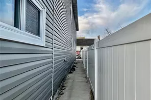 40-06 Rockaway Beach Blvd, Far Rockaway, NY 11691 - Photo 33