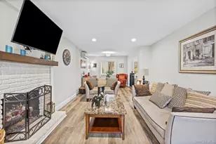 31 Country Ln Dr, Kings Park, NY 11754 - Photo 7