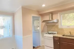 11 Edgewood Pl, Huntington Station, NY 11746 - Photo 9