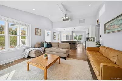 37 Maryland Boulevard, Hampton Bays, NY 11946 - Photo 7