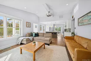 37 Maryland Blvd, Hampton Bays, NY 11946 - Photo 7