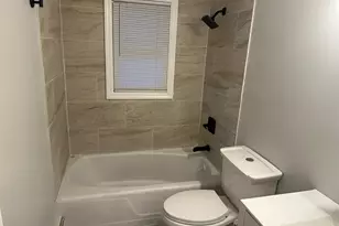 136 Cary Pl, Freeport, NY 11520 - Photo 7