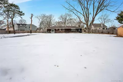 195 Norma Avenue, West Islip, NY 11795 - Photo 25