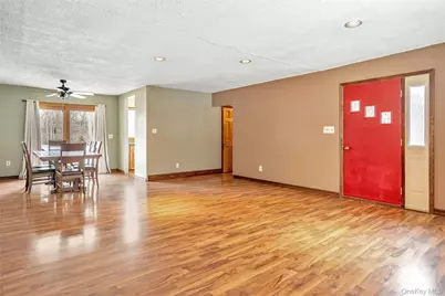 195 Norma Avenue, West Islip, NY 11795 - Photo 7