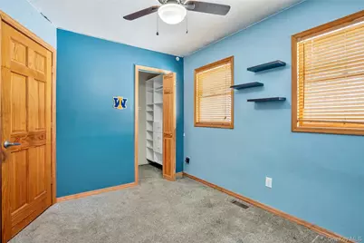 195 Norma Avenue, West Islip, NY 11795 - Photo 17