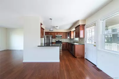 1320 Mamaroneck Avenue, Mamaroneck, NY 10543 - Photo 13