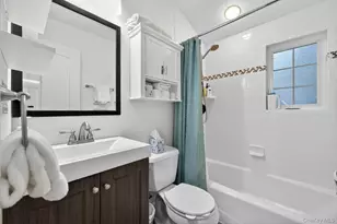 10 Lee Gray Ct, Glen Cove, NY 11542 - Photo 17