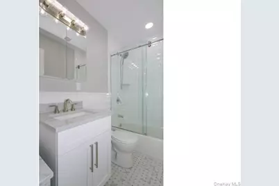 142 Covert Avenue #J2, Garden City, NY 11530 - Photo 7