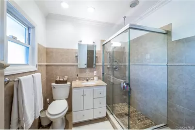 221 E Sidney Avenue #1, Mount Vernon, NY 10550 - Photo 11