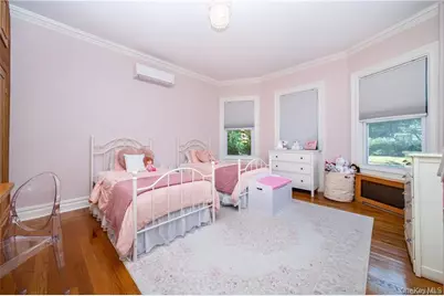 221 E Sidney Avenue #1, Mount Vernon, NY 10550 - Photo 5