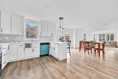 1811 Bedford Avenue, Merrick, NY 11566 - Photo 9