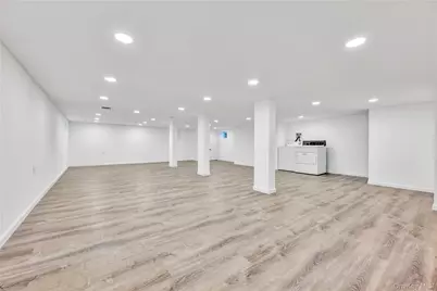 1811 Bedford Avenue, Merrick, NY 11566 - Photo 17