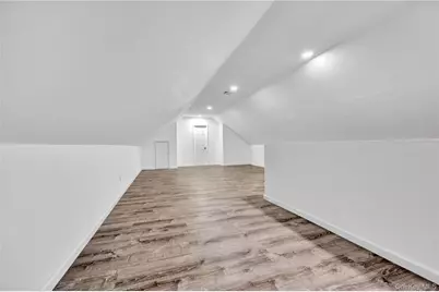 1811 Bedford Avenue, Merrick, NY 11566 - Photo 19