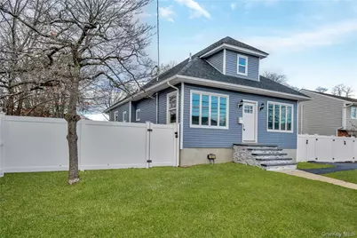 1811 Bedford Avenue, Merrick, NY 11566 - Photo 3