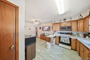 16 Overlook Dr, Newburgh, NY 12550 - Photo 7