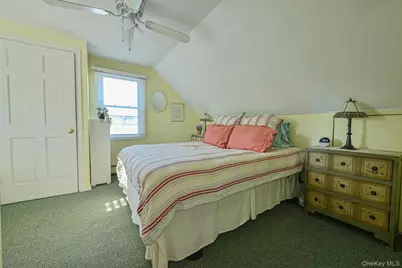 264 N Delaware Avenue, Massapequa, NY 11758 - Photo 15