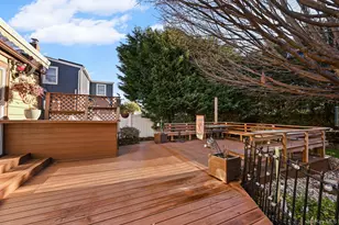 264 N Delaware Ave, Massapequa, NY 11758 - Photo 21