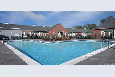 75 Circle Drive #90-306, Central Islip, NY 11722 - Photo 3