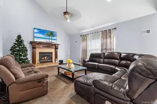 51 Jordan Dr, Medford, NY 11763 - Photo 13