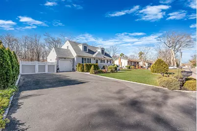 20 Howe Road, Coram, NY 11727 - Photo 3