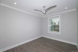 75 Circle Dr, Central Islip, NY 11722 - Photo 9