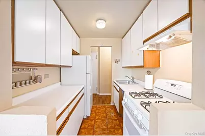 2015 St Paul Avenue #3G, Bronx, NY 10461 - Photo 11