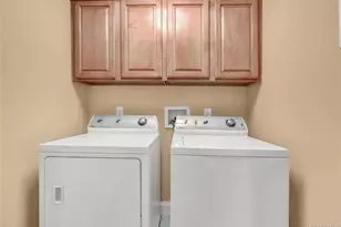 514 Pacing Way, Westbury, NY 11590 - Photo 31