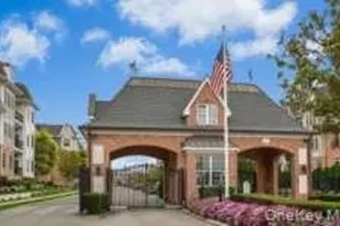 514 Pacing Way, Westbury, NY 11590 - Photo 23