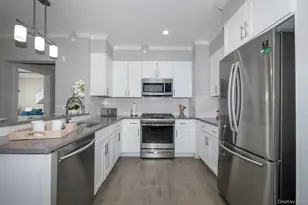 75 Circle Dr, Central Islip, NY 11722 - Photo 5