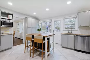 2 Doris Dr, Scarsdale, NY 10583 - Photo 9