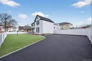 136-03 220th St, Springfield Gardens, NY 11413 - Photo 3