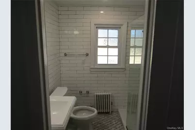 321 Redmont Road, West Hempstead, NY 11552 - Photo 11