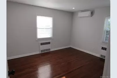 321 Redmont Road, West Hempstead, NY 11552 - Photo 9