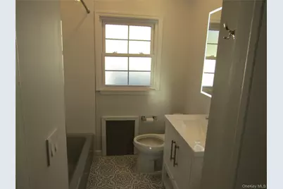 321 Redmont Road, West Hempstead, NY 11552 - Photo 7