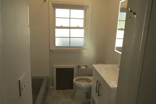 321 Redmont Rd, West Hempstead, NY 11552 - Photo 7