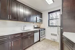 139-15 83rd Ave, Briarwood, NY 11435 - Photo 1