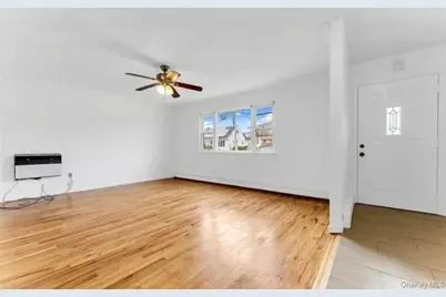 23 Doris Avenue, Franklin Square, NY 11010 - Photo 5