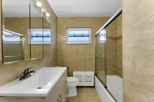 23 Doris Ave, Franklin Square, NY 11010 - Photo 7