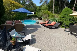 2 W Hillover Rd, Hampton Bays, NY 11946 - Photo 23