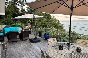 2 W Hillover Rd, Hampton Bays, NY 11946 - Photo 33